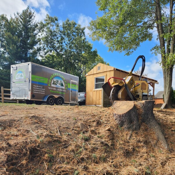 Stump grinding equipment
